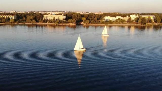 Красивый закат на реке Днепр. Яхты на закате • 2020/09/13 смотреть онлайн