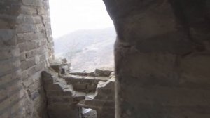 Великая китайская стена. Кто ее строил и куда смотрят бойницы