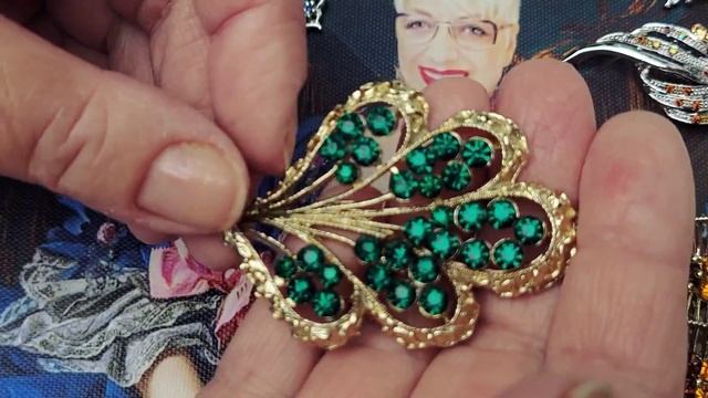 Поговорим о брошках. Винтажные брошки со стразами с блошки. Часть 3. Как и с чем носить бижутерию? смотреть онлайн
