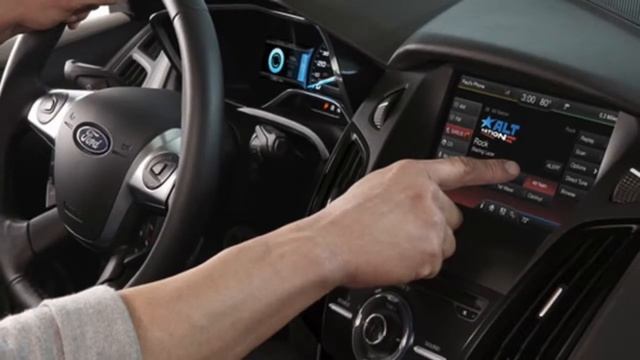 2014 Ford Focus vs. Toyota Corolla смотреть онлайн