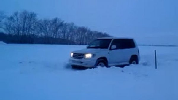 PAJERO IO по снегу