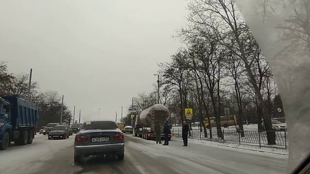 г. Симферополь отсутствие подсыпки трассы привело к пробкам 23 января 2018 г. смотреть онлайн