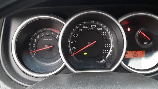 Ниссан Тиида, вежливые поворотники/Nissan tiida, polite turn signals смотреть онлайн