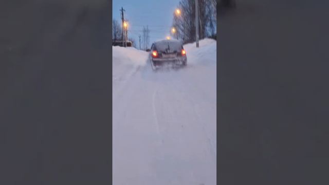 Взбираемся в гору с цепями на пузотерке после рыбалки #рыбалка #природа #авто смотреть онлайн