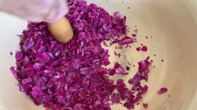 ROSE PETAL JAM - Azerbaijani recipe?? Варенье из Чайныз РОЗ/ Qızıl Gül Mürəbbəsi смотреть онлайн