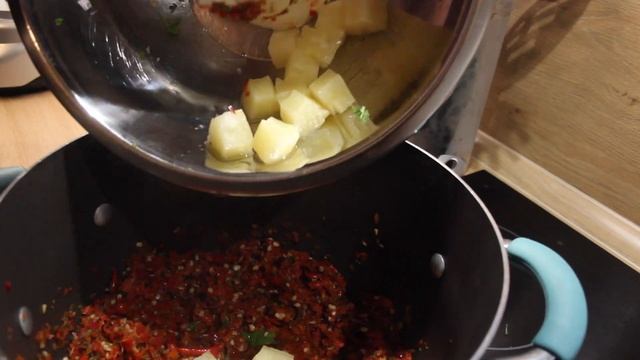 HOMEMADE TABASCO STYLE HOT SAUCE || Homegrown Chili Peppers смотреть онлайн