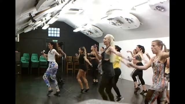 Samba de Rainha_ Brazilian Samba class_ Batukada смотреть онлайн
