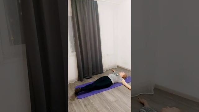 Снимаем напряжение в мышцах если затекают и немеют руки, спина и шея: Упражнения для женщин после 5 смотреть онлайн