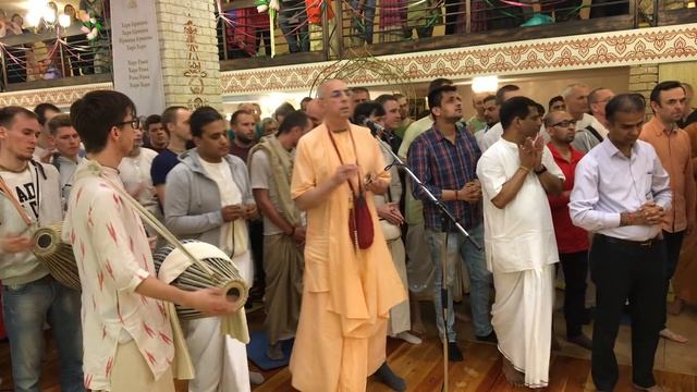 Niranjana Swami — Gaura-arati in Moscow (Russia) — 4-May-2019 смотреть онлайн