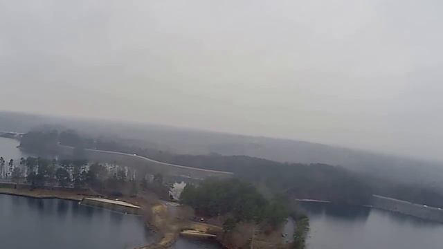FPV flying over foggy Lake Lanier смотреть онлайн