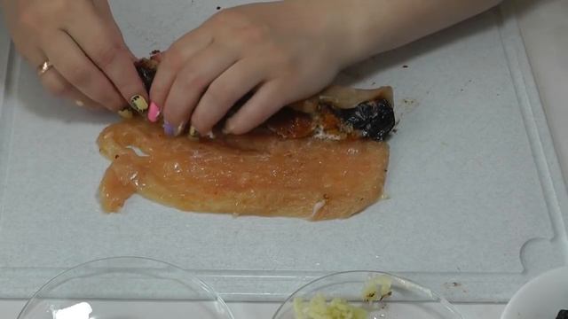 Куриные рулетики с черносливом и курагой.Куриные грудки.Chicken rolls with prunes and dried apricot смотреть онлайн