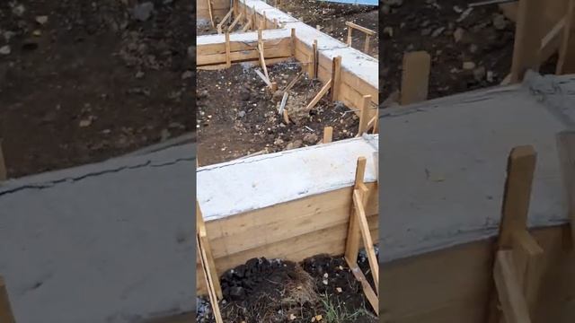 Ленточный фундамент. 19 кубов бетона в ленту из 25-ки. Мне просто повезло! смотреть онлайн