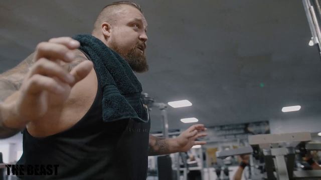 Squats and 900kg+ Leg Press with Martyn Ford смотреть онлайн