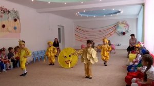 Весенний утренник 2018 / Танец лучиков / Лучики / Солнышко / 8 марта