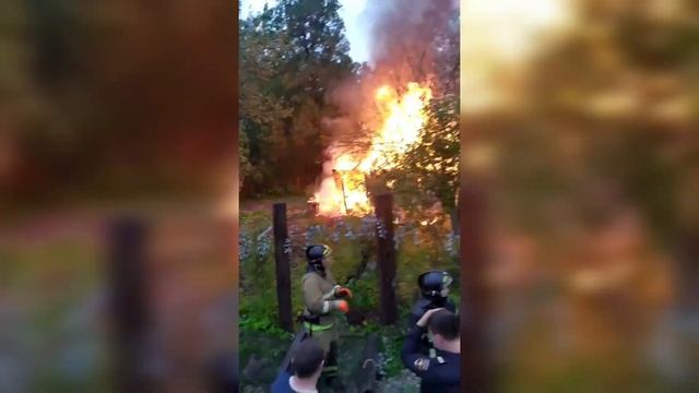 В Чебоксарах на Вурнарском шоссе сгорел дачный дом смотреть онлайн
