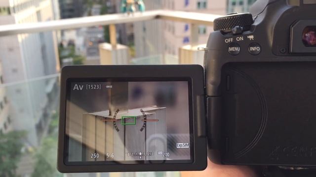 Canon EOS 77D Live View with AF-S смотреть онлайн