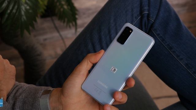 Samsung Galaxy S20 and S20 Plus Unboxing смотреть онлайн