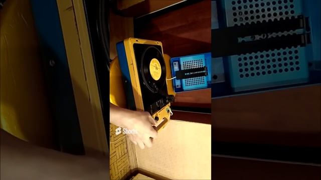 Проигрыватель пластинок СССР. Спутник 304 смотреть онлайн