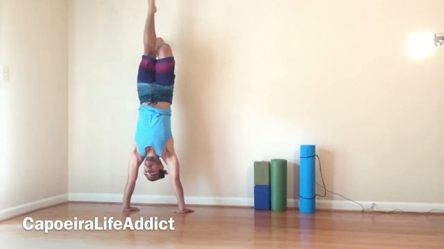 Capoeira Handstand aka Bananeira Tutorial смотреть онлайн