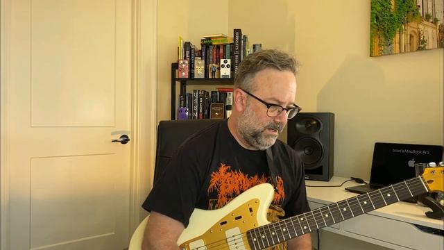 J. Mascis Squier Jazzmaster ~ String Theory ~ Flatwounds смотреть онлайн