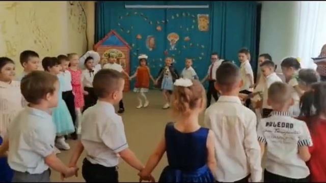 "Краски осени"-осенний праздник в подготовительной к школе группе "Ромашка" смотреть онлайн