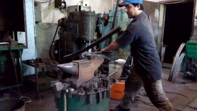 Перила на винтовую лестницу, начало смотреть онлайн