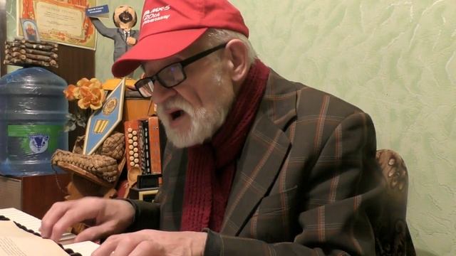 Ф.В.ГИНЗБУРГ. "ТАНЕЦ ВОСЬМИ МАРТОВСКИХ МУЖЧИН..." ПРИВЕТСТВИЕ ИСПОЛНЯЕТ Ф..ГИНЗБУРГ смотреть онлайн