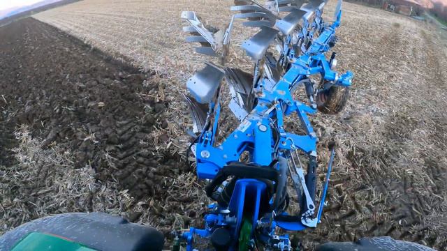 LEMKEN Juwel 8 Mvt N100 Ploughing Corn Field After Harvest