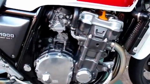 CB1000SF(SC30) Exhaust sound [STRIKER TEMAGE] смотреть онлайн