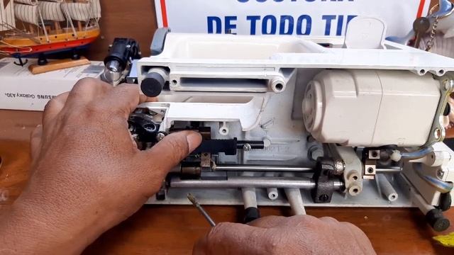 423S Lubricación y Engrase Maq.dCoser JANOME Vertical Frontal. смотреть онлайн