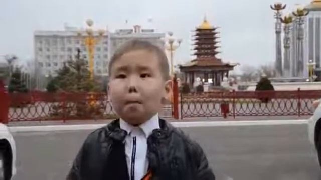 Маленький китаиц росказывает русские стихи смотреть онлайн
