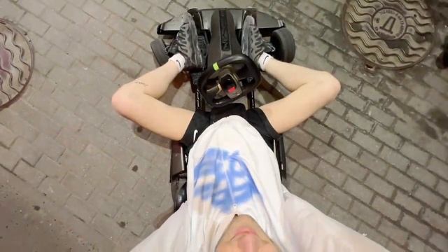 РАСПРАВИЛ РОГАТКУ И СИДИТ КАЙФУЕТ