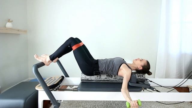 10 Minute Core Challenge - Reformer Pilates смотреть онлайн