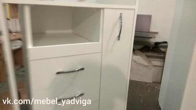 Мебель Ядвига. Маникюрный стол МС3-4 и Маникюрный стол МС4-4