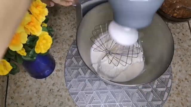 Сникерс торты.Қазақша рецепт. Оңай әрі тез дайындалатын торт. смотреть онлайн