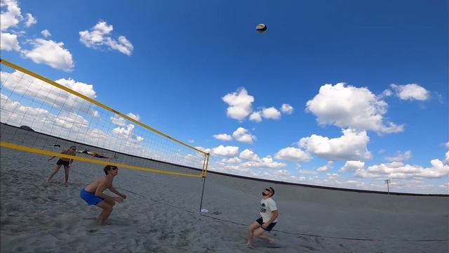 Волейбол от первого лица | BEACH VOLLEYBALL FIRST PERSON | DESERT GAME | BEST MOMENTS | 76 episode смотреть онлайн