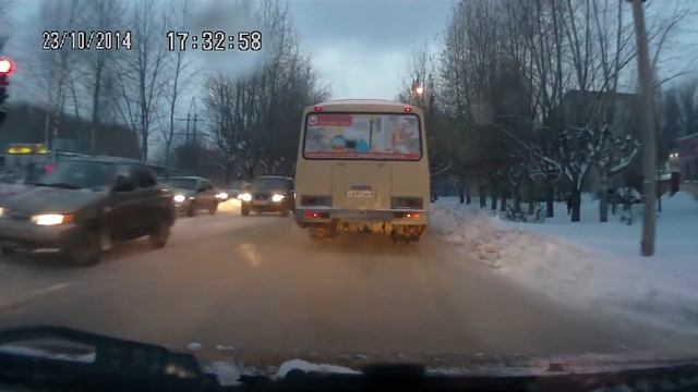 Автобус на красный. О697ОК43