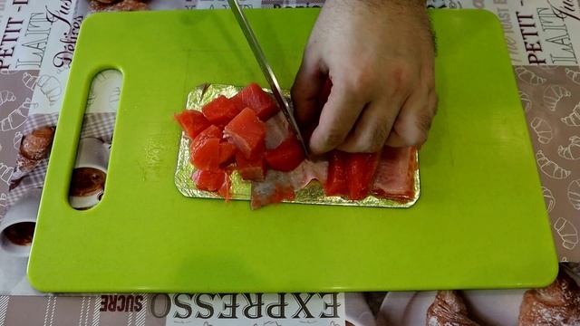 Вкусный и полезный боул с киноа и рыбой смотреть онлайн