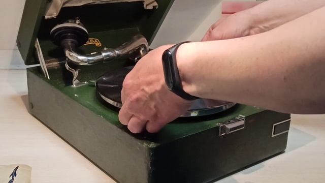 Листая старые пластинки. Георг Отс на патефоне. смотреть онлайн