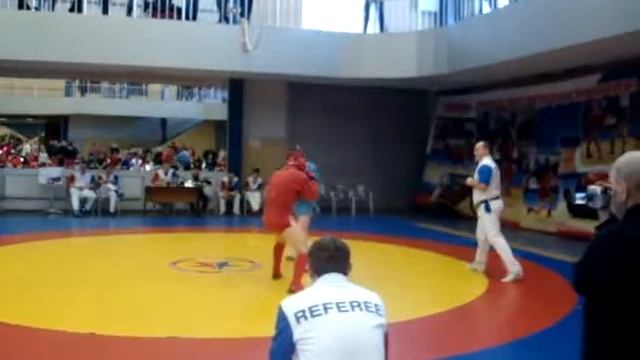 дебютный бой Вани, 1 часть! смотреть онлайн