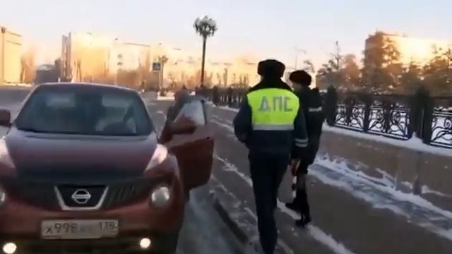 Посвящается сотрудникам ДПС ГИБДД смотреть онлайн