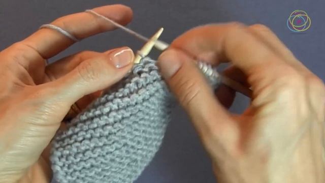 Tutorial zu den Grundtechniken des Strickens: Stricken von Randmaschen - der Perlrand смотреть онлайн