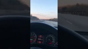 выиграл спор кто быстрее до Питера он на авто или друг на самолёте