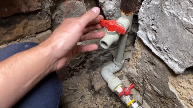 Водопровід на дачі. Колонка. Монтаж на пластиковій трубі. смотреть онлайн