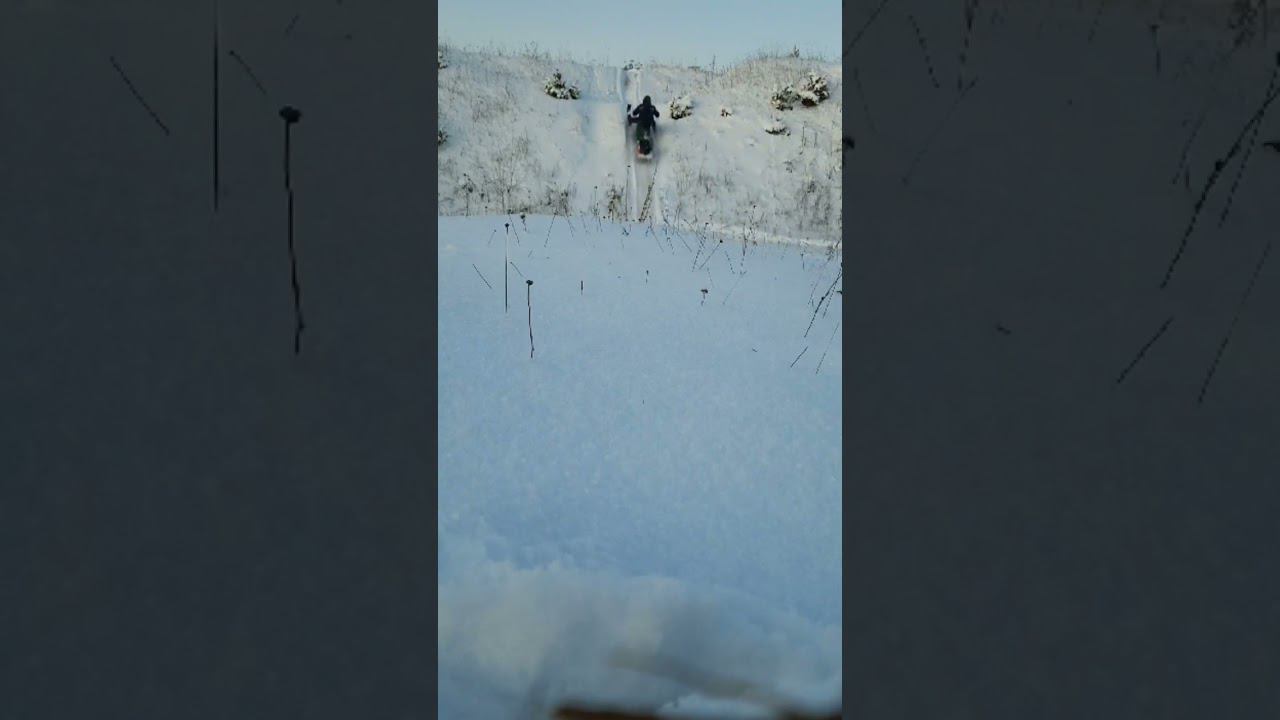 Снега еще немного, но уже начинаем выгуливать коней. смотреть онлайн