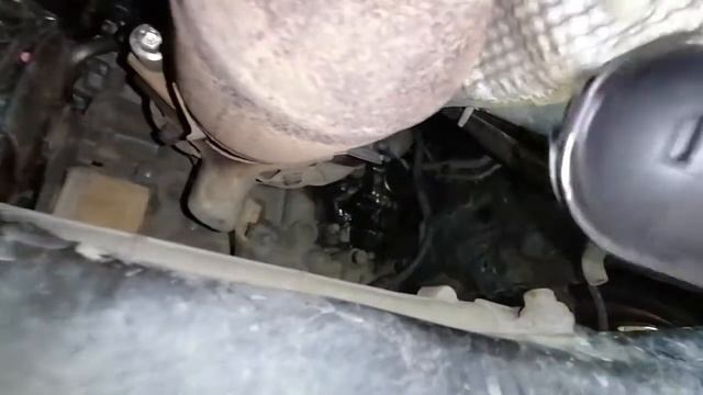 Toyota Auris 1.6 VVTi (1ZR-FE) - Взгляд снизу