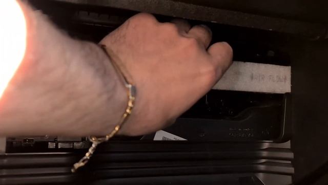 How To Change Cabin Air Filter (pollen) Vw Passat B8 | Schimbare Filtru Polen Passat B8