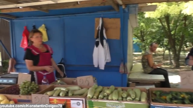 Какают под окнами, аренду платят Украине: будни стихийных рынков в Донецке