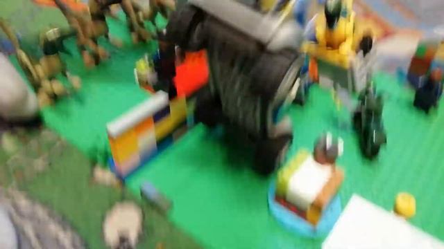 Wojtek pokazuje makiety z dinozaurami LEGO Jurassic World odcinek 16 смотреть онлайн