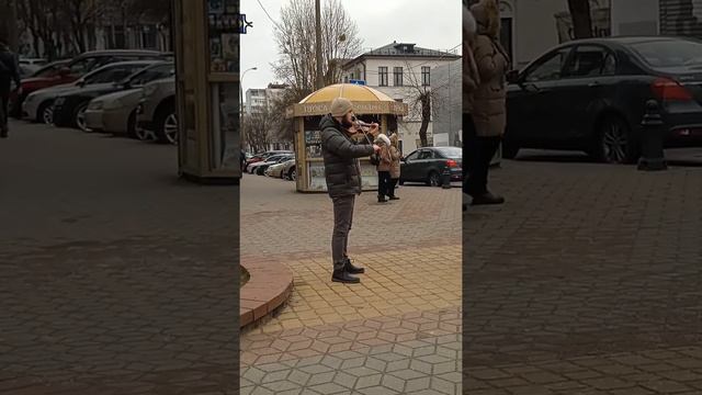 09.03.2022 Brest Belarus... Божественный звук скрипки.....Walks with Victoria ПОДПИСЫВАЙТЕСЬ смотреть онлайн
